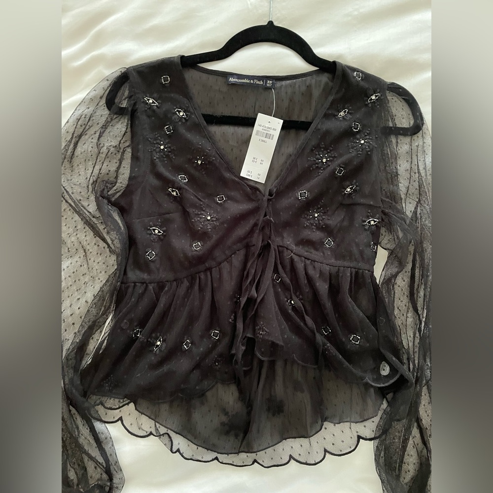 Abercrombie & Fitch XS lace and beads blouse NWT